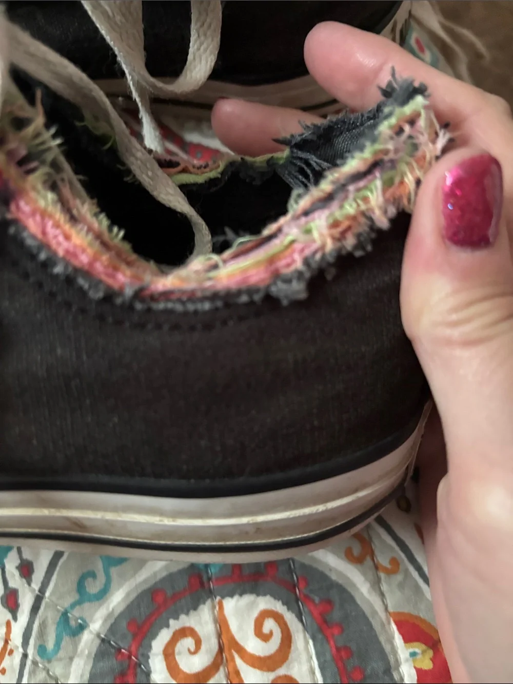 Converse Black Canvas LowTop Women's Sneakers with Frayed multi color Trim 7m/9w - Picture 9 of 9